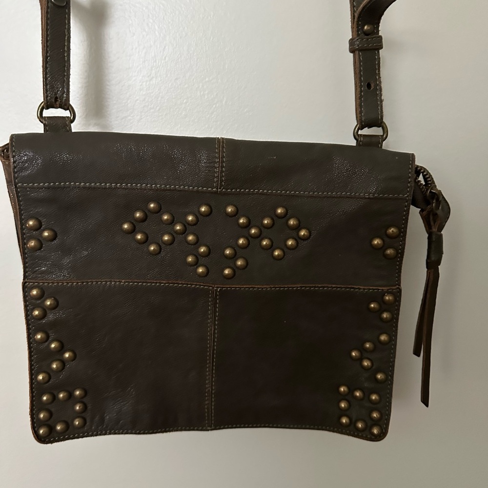 Isabella Fiore Olive Green leather crossbody purse